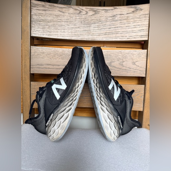 NEW BALANCE Fresh Foam More v2 size 9.5 for women - Picture 7 of 11